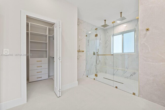 Building Photo - 16160 SW 89th Pl