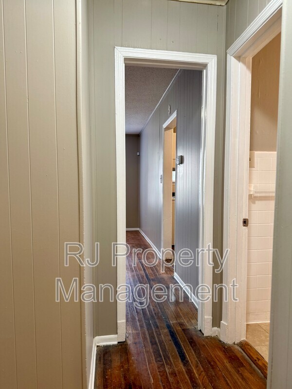 Building Photo - 1336 Wrenwood St