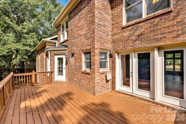 Building Photo - 3112 English Sparrow Ln