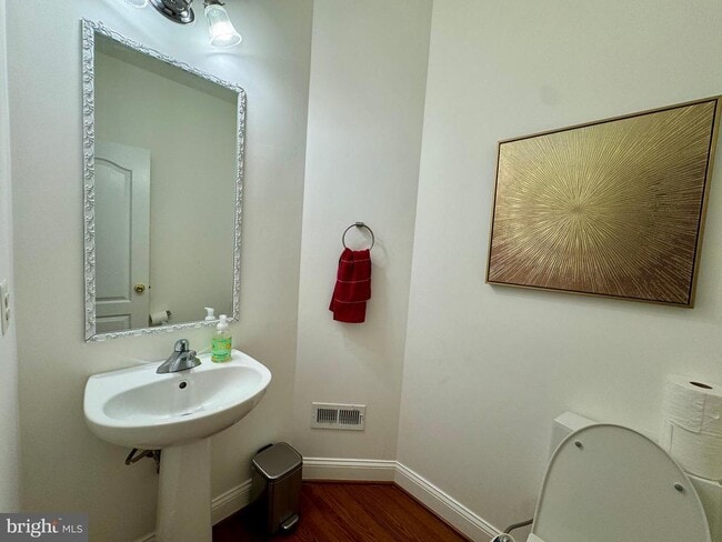 Building Photo - 12839 Grand Elm St