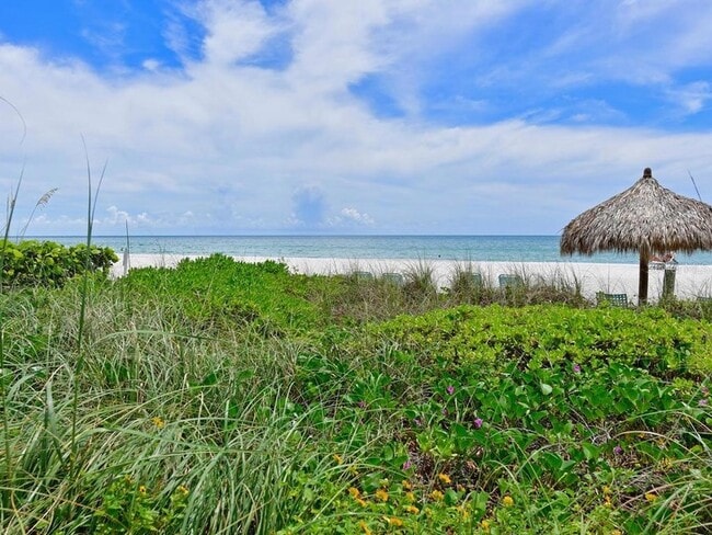 Building Photo - 2425 Gulf of Mexico Dr