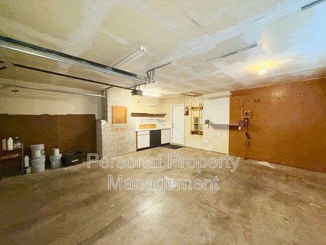 Building Photo - 3217 NE 129th Ave