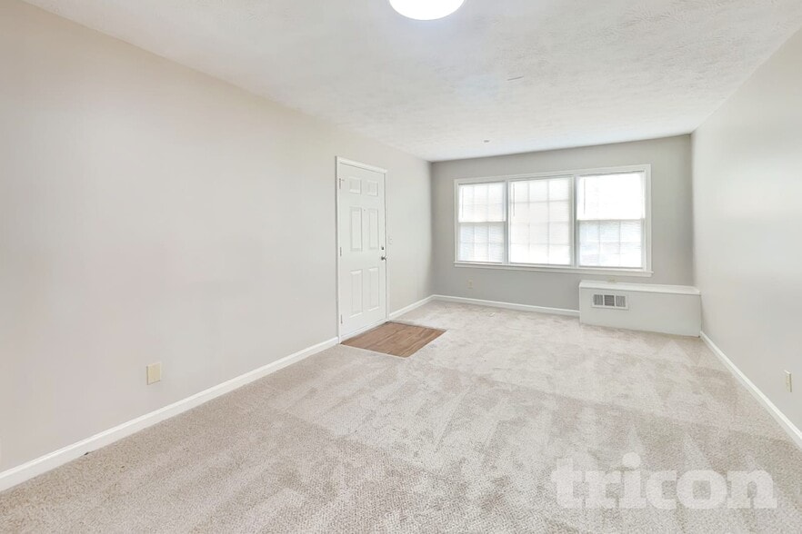 Building Photo - 1202 Holly Hills Dr SW
