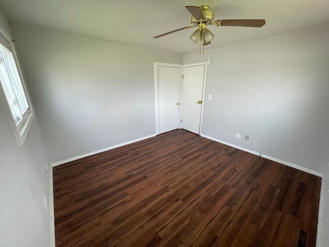 Building Photo - 3 Bedroom Home