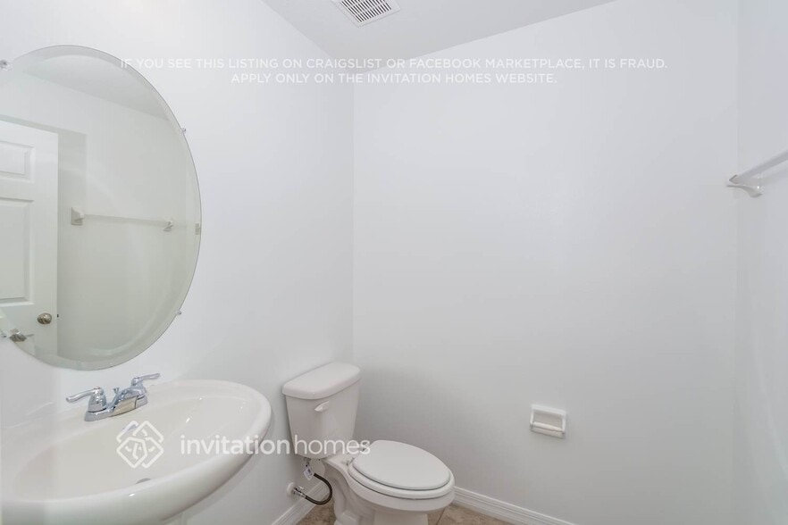 Building Photo - 3572 Sanctuary Dr