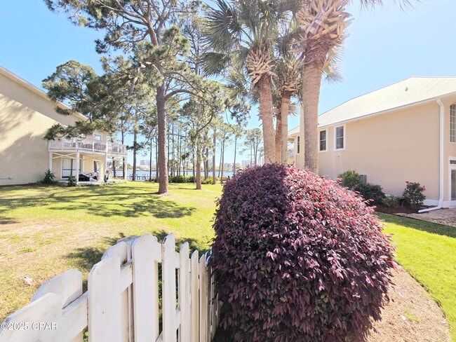 Building Photo - 7009 N Lagoon Dr