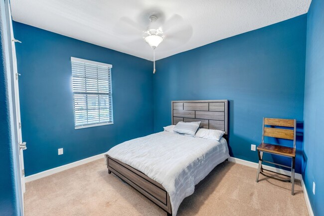 Building Photo - 13156 Green Violet Dr