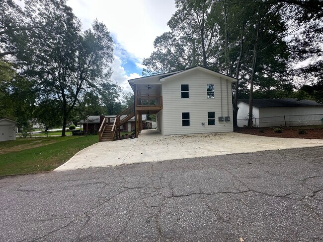 Building Photo - 5116 Sargent St