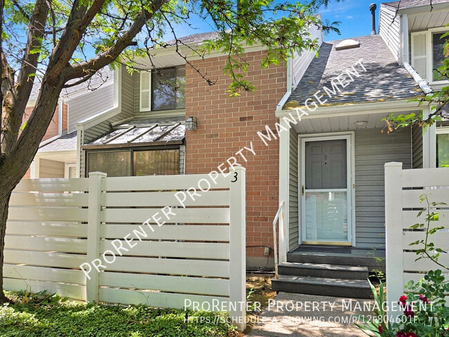 Primary Photo - 975 Essex Ct Way
