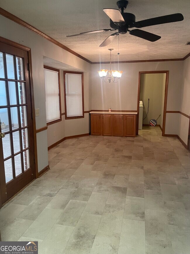 Building Photo - 3449 Creekwood Dr SE