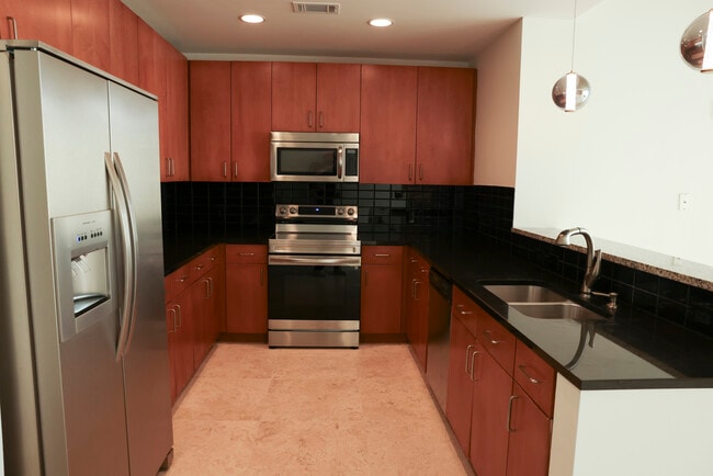 Building Photo - 950 W Peachtree St NW