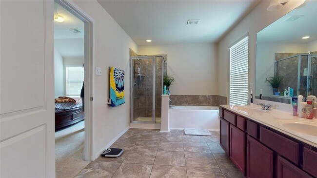 Building Photo - 3202 Cabin Wood Way