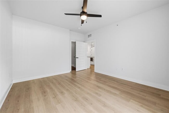 Building Photo - 3101 Govalle Ave