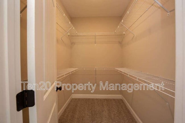 Building Photo - 7 Vineyard Dr
