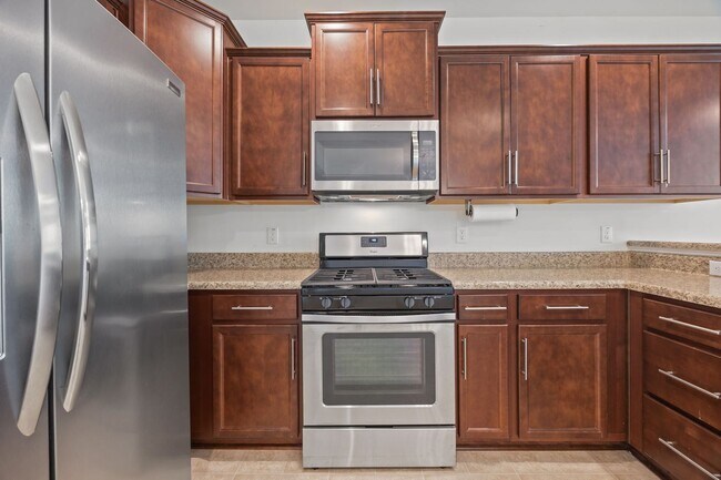 Building Photo - 1709 Shady Oaks Dr