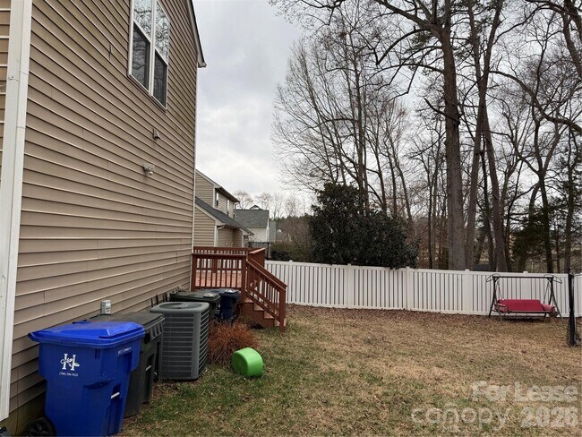 Building Photo - 15622 Troubadour Ln