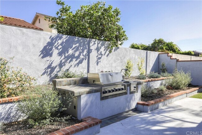 Building Photo - 14852 Rattan St