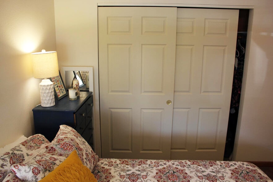 Building Photo - 61 Virginian Ln