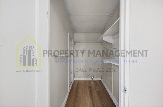 Building Photo - 302 Chennault Ct