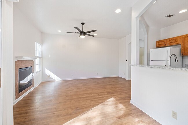 Building Photo - 1003 Canyon Edge Dr