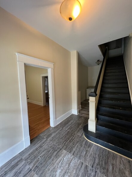 Building Photo - 630 Joyner St