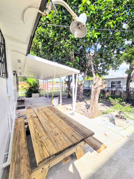 Building Photo - 5451 SW 5th Terrace