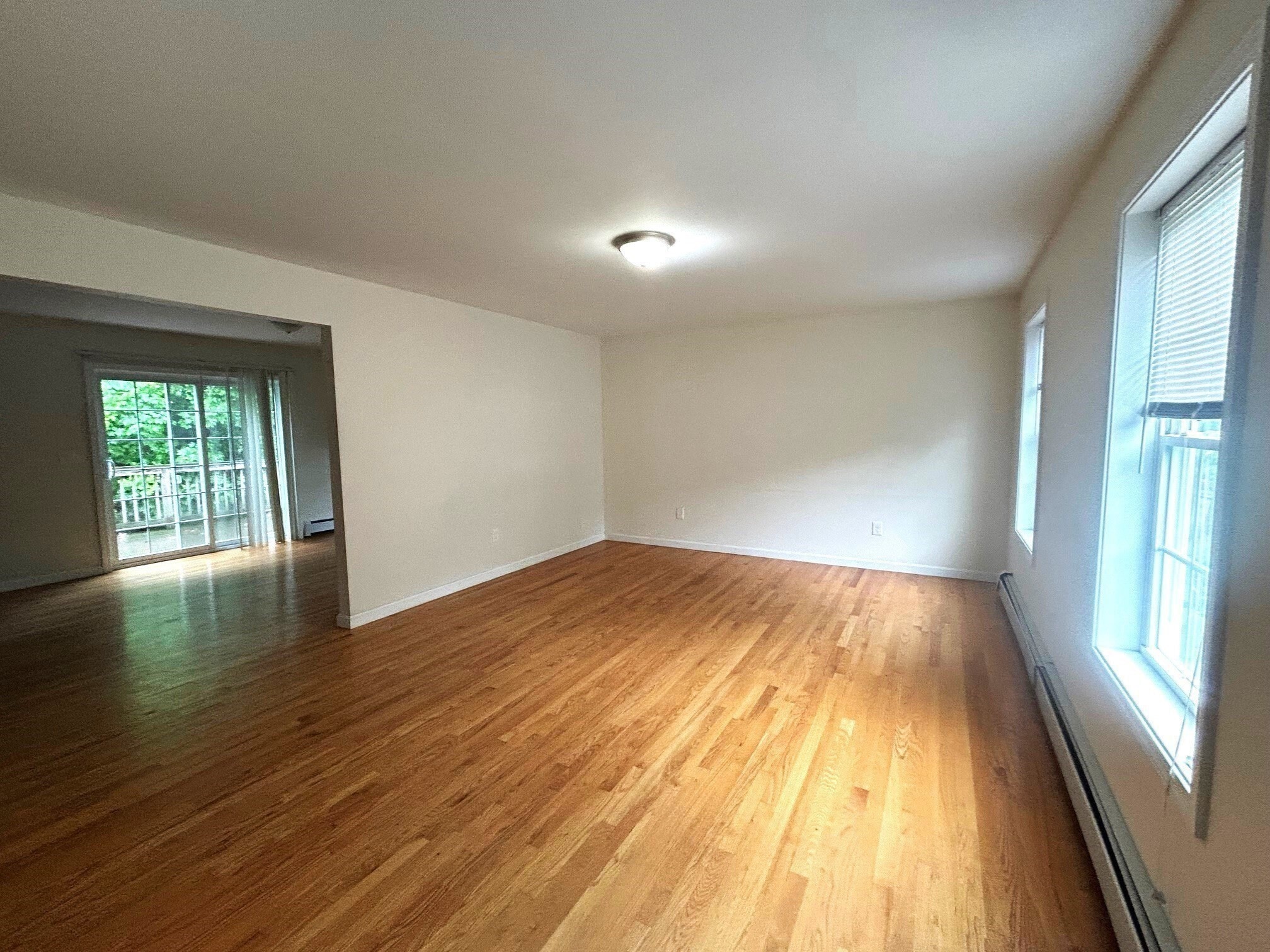 Living room - 50 Top St