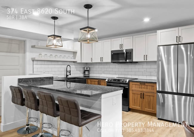 Building Photo - 374 8620 S