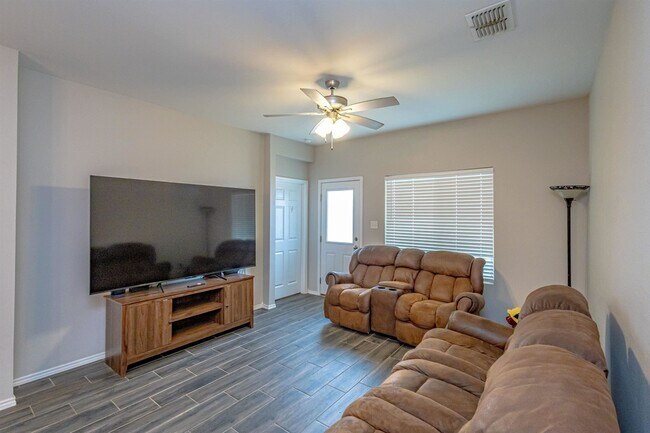 Building Photo - 5414 St Francis Dr