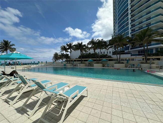 Building Photo - 2501 S Ocean Dr