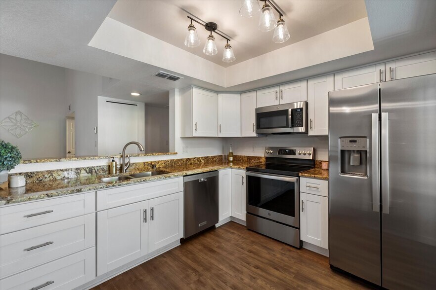 Building Photo - 9445 N 94th Pl
