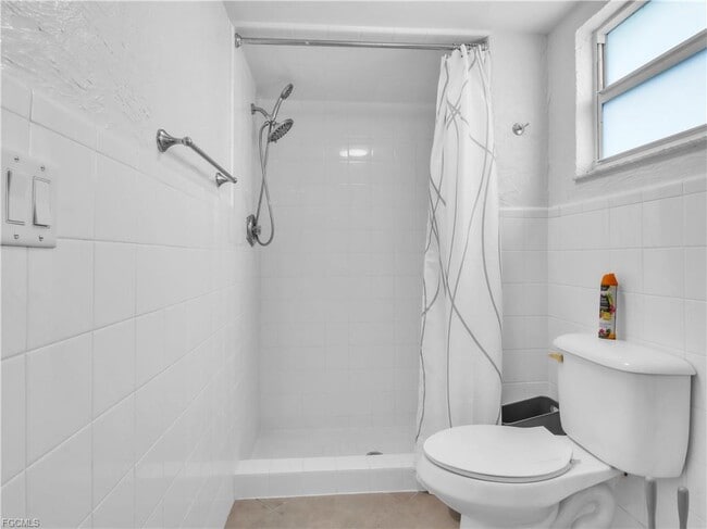 Building Photo - 3859 SE 7th Pl