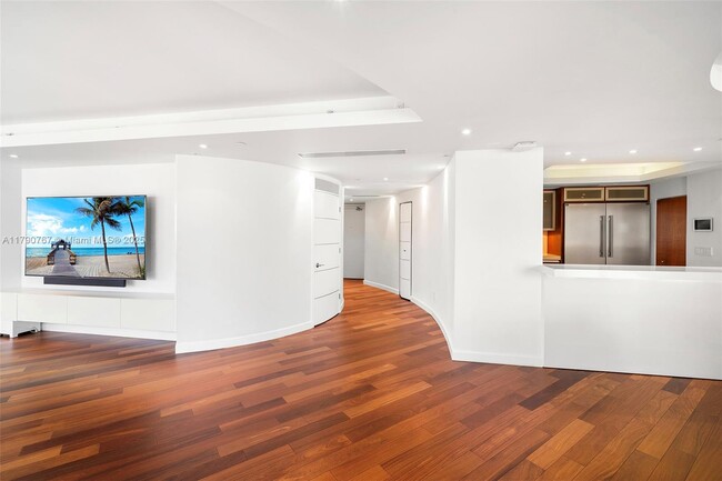 Building Photo - 4779 Collins Ave