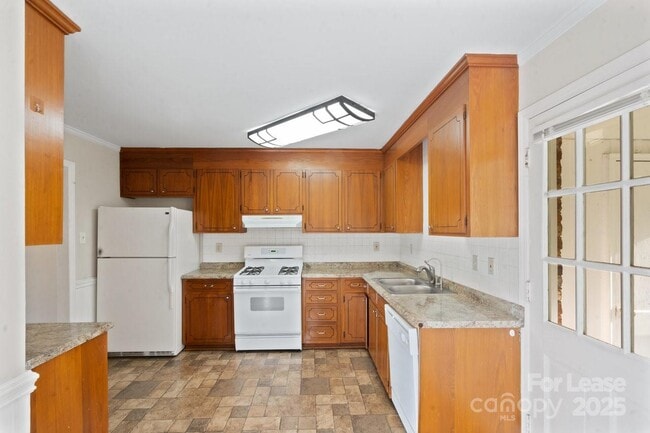 Building Photo - 4703 Fairheath Rd