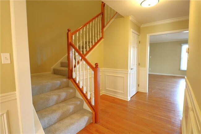 Building Photo - 2014 Trillium Ct