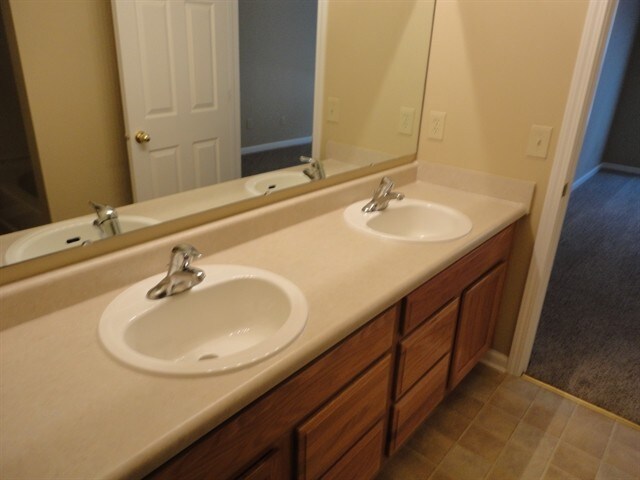 Building Photo - 8364 Chesterhill Ln