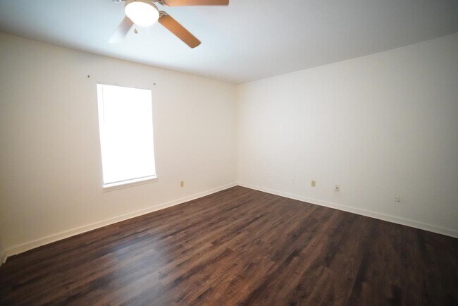 Building Photo - 2555 Chateau Ln