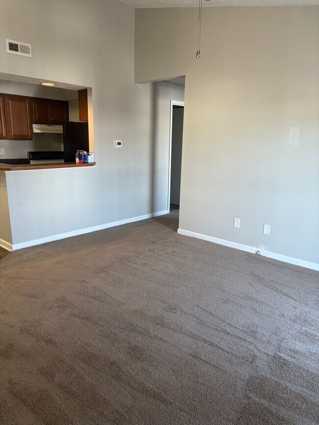 Building Photo - Hampton Club Gated Community