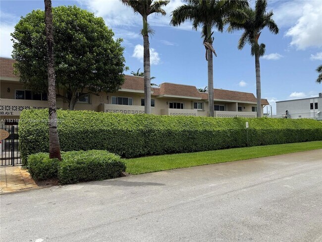 Building Photo - 14500 SW 88th Ave