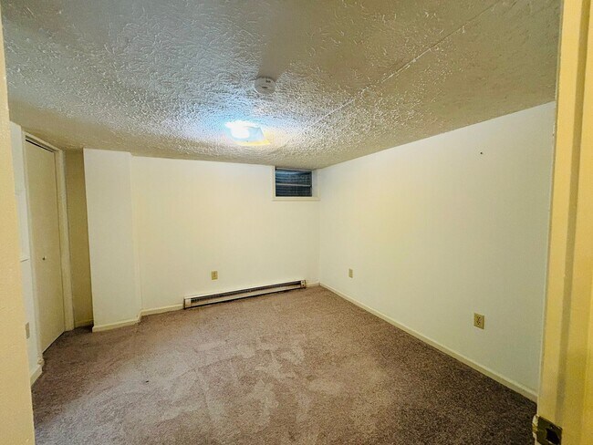 Building Photo - 1813 Gardenspring Dr