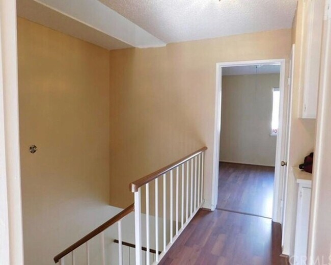 Building Photo - 8739 Pine Crest Pl