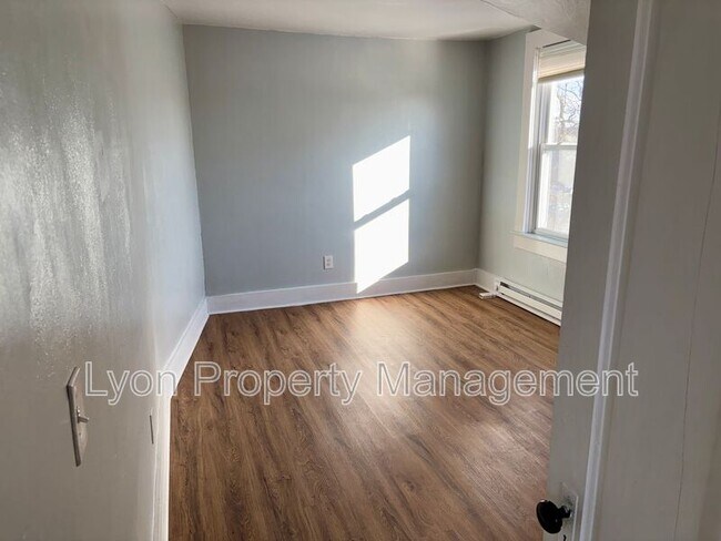 Building Photo - 1134 Social St