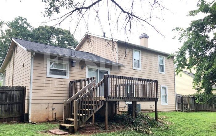 Building Photo - 3090 Meadowview Ln