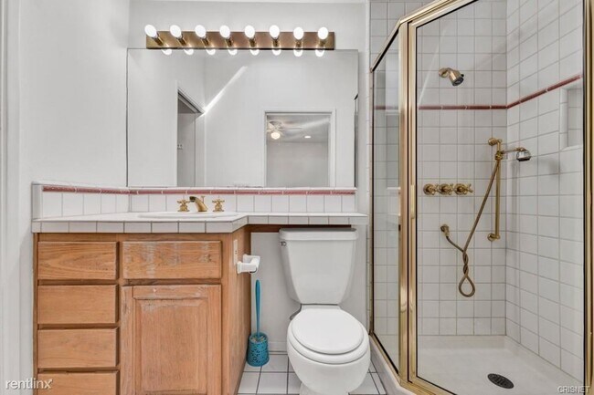 Building Photo - 4 br, 3.5 bath House - 9201 Paso Robles Ave