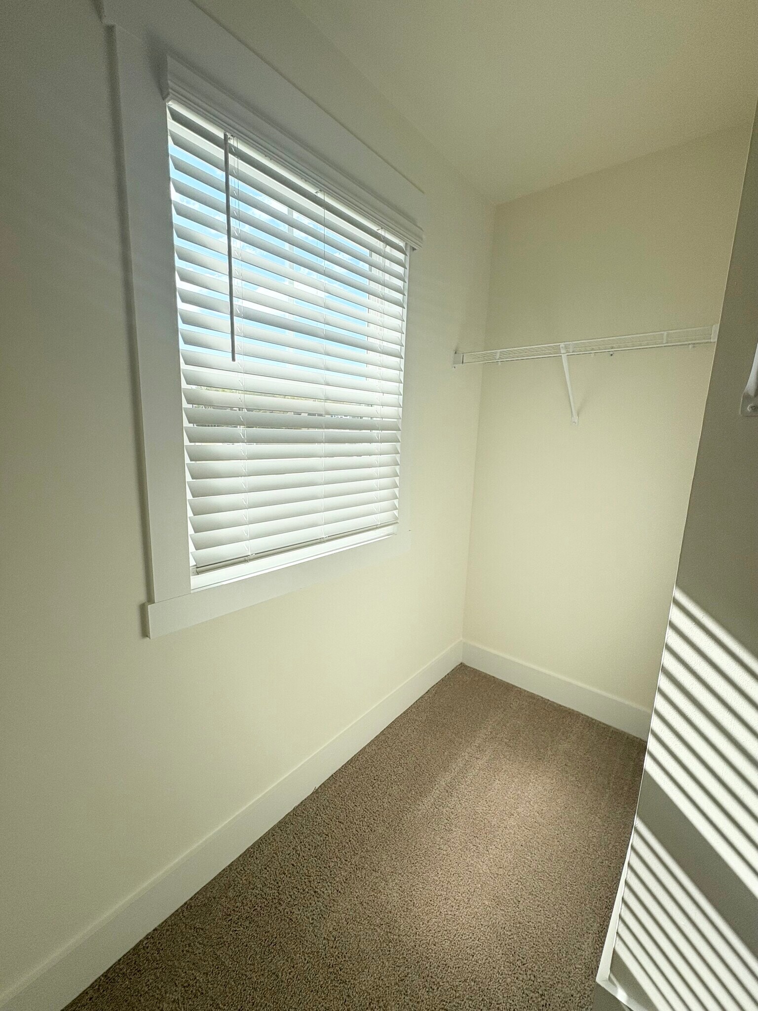 Building Photo - 384 Alta Tree Blvd