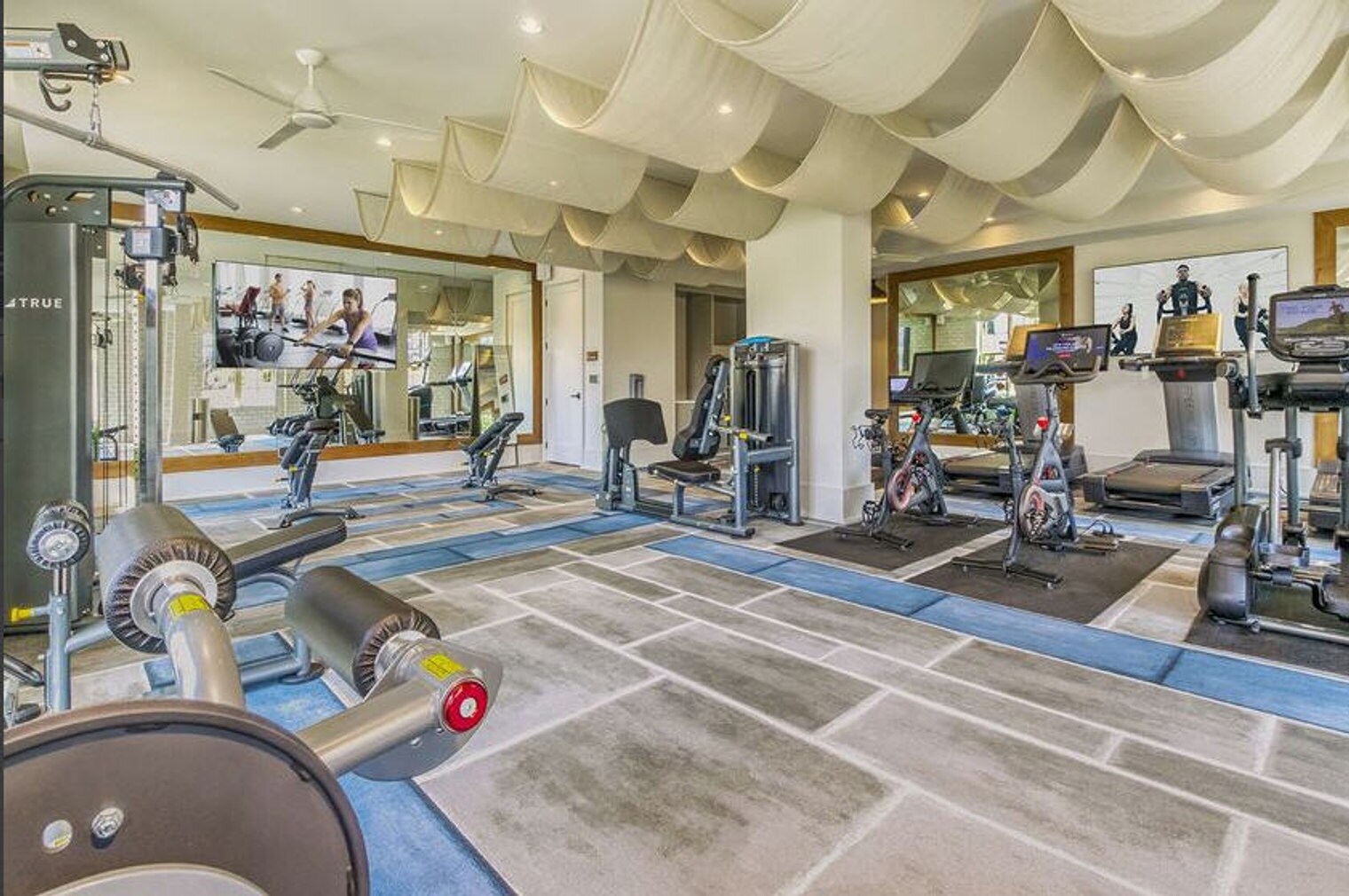 Building Photo - 6915 Endhaven Ln