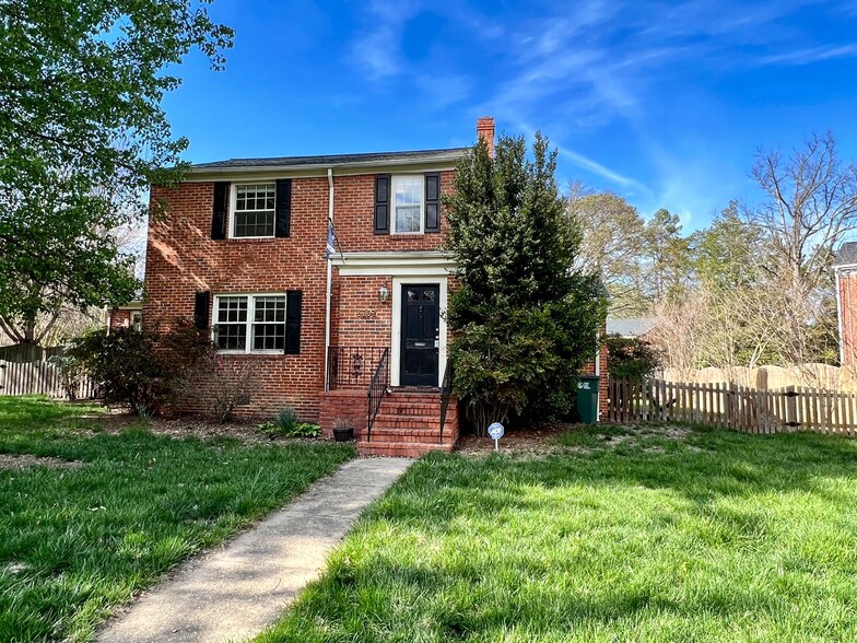 Building Photo - 6202 Dustin Dr
