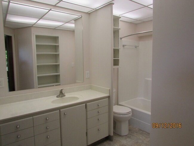 Building Photo - Beautiful Country Cabin