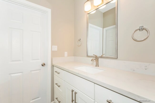 Building Photo - 4929 W Mountain View Dr