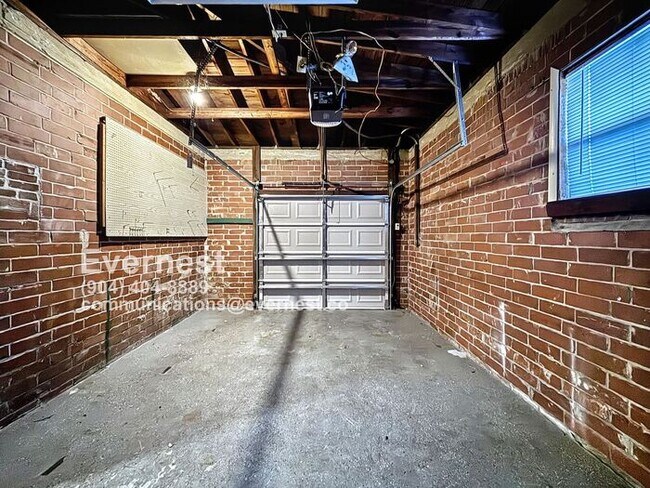 Building Photo - 2527 Blueberry Ln